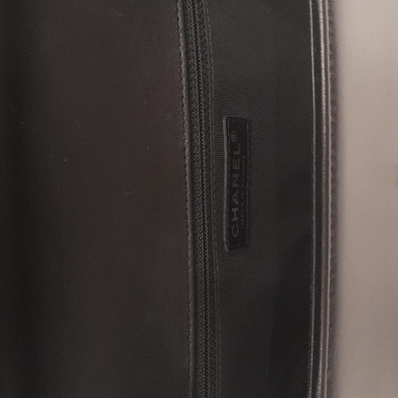 Authentic Chanel Boy Bag Crossbody in Black - Picture 9 of 15